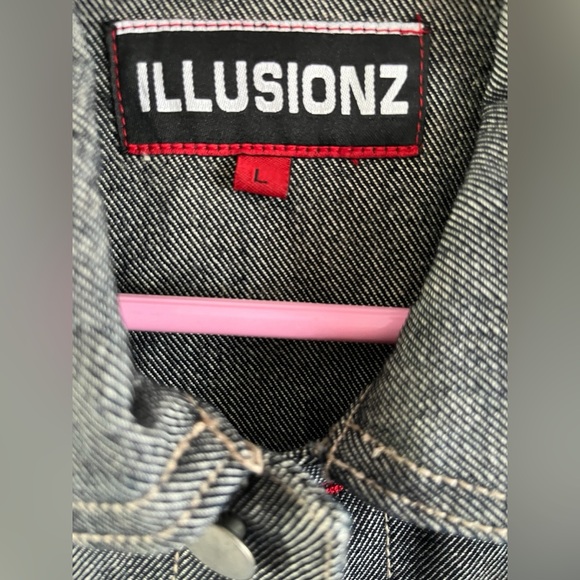 Hostess Pick ☄️💥 Unique Vintage ILLUSIONZ Denim Jacket with Red Cherry Accents - Picture 11 of 11
